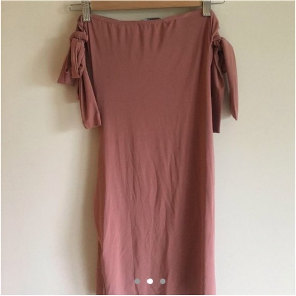 Missguided Off the Shoulder Mini Bodycon Dress - Picture 3 of 7